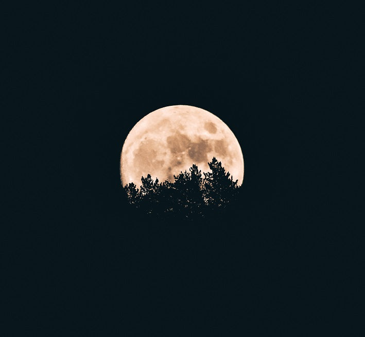 Astro Alert: Full Moon In Aquarius Incoming!