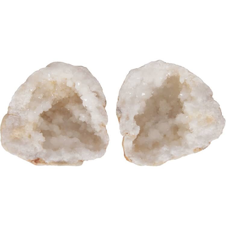 Uncover the beauty and power of Calcite Geode. Ideal for energy amplification, spiritual healing, and enhancing mental clarity and emotional balance.
